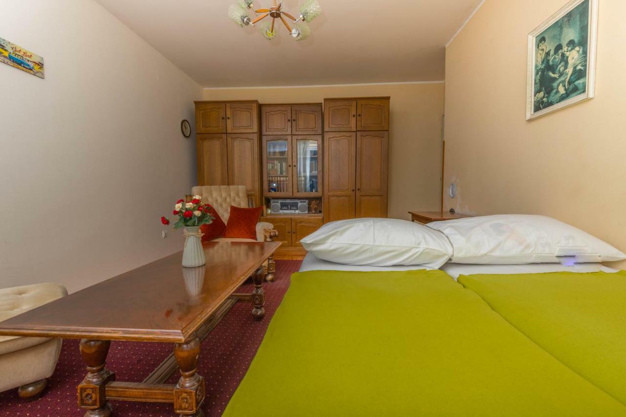 Apartment Center ซริกเวนิซา ภายนอก รูปภาพ